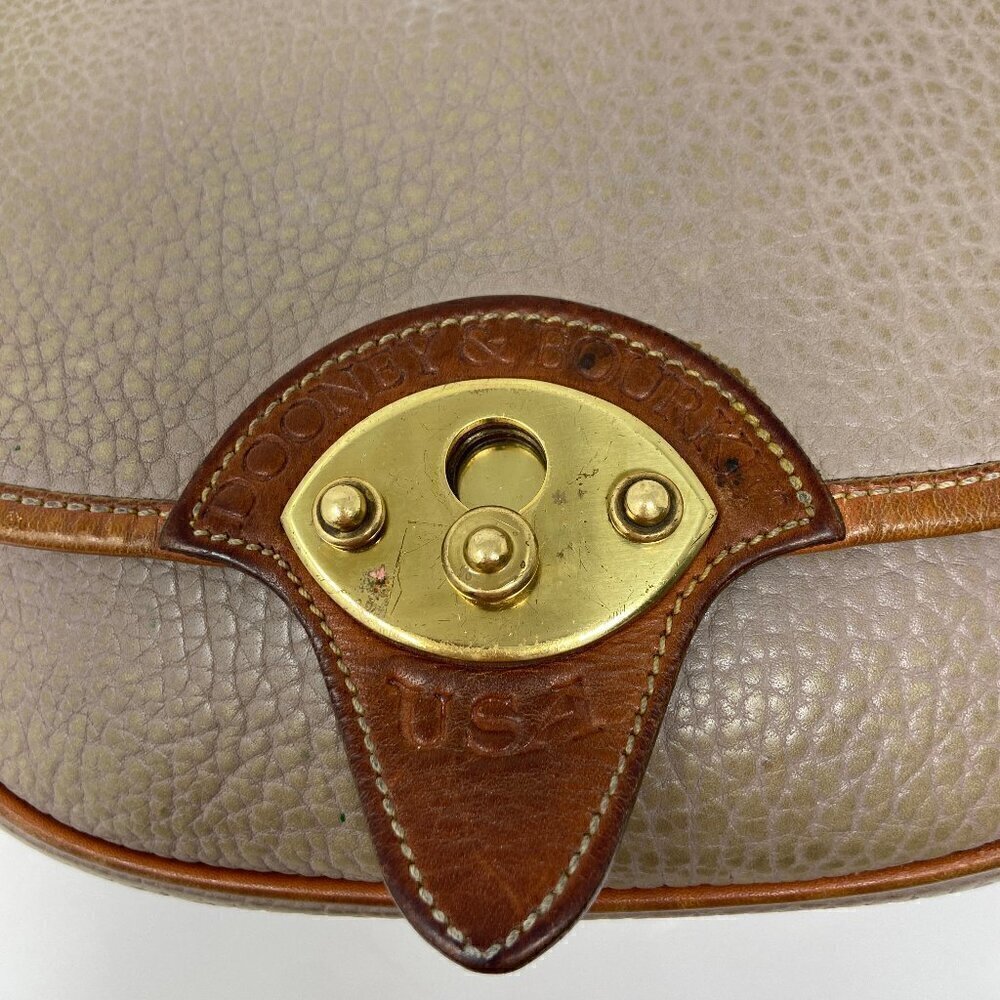 DOONEY & BOURKE | Vintage Saddle Up Calvary Trooper Crossbody Bag Taupe - Picture 6 of 15